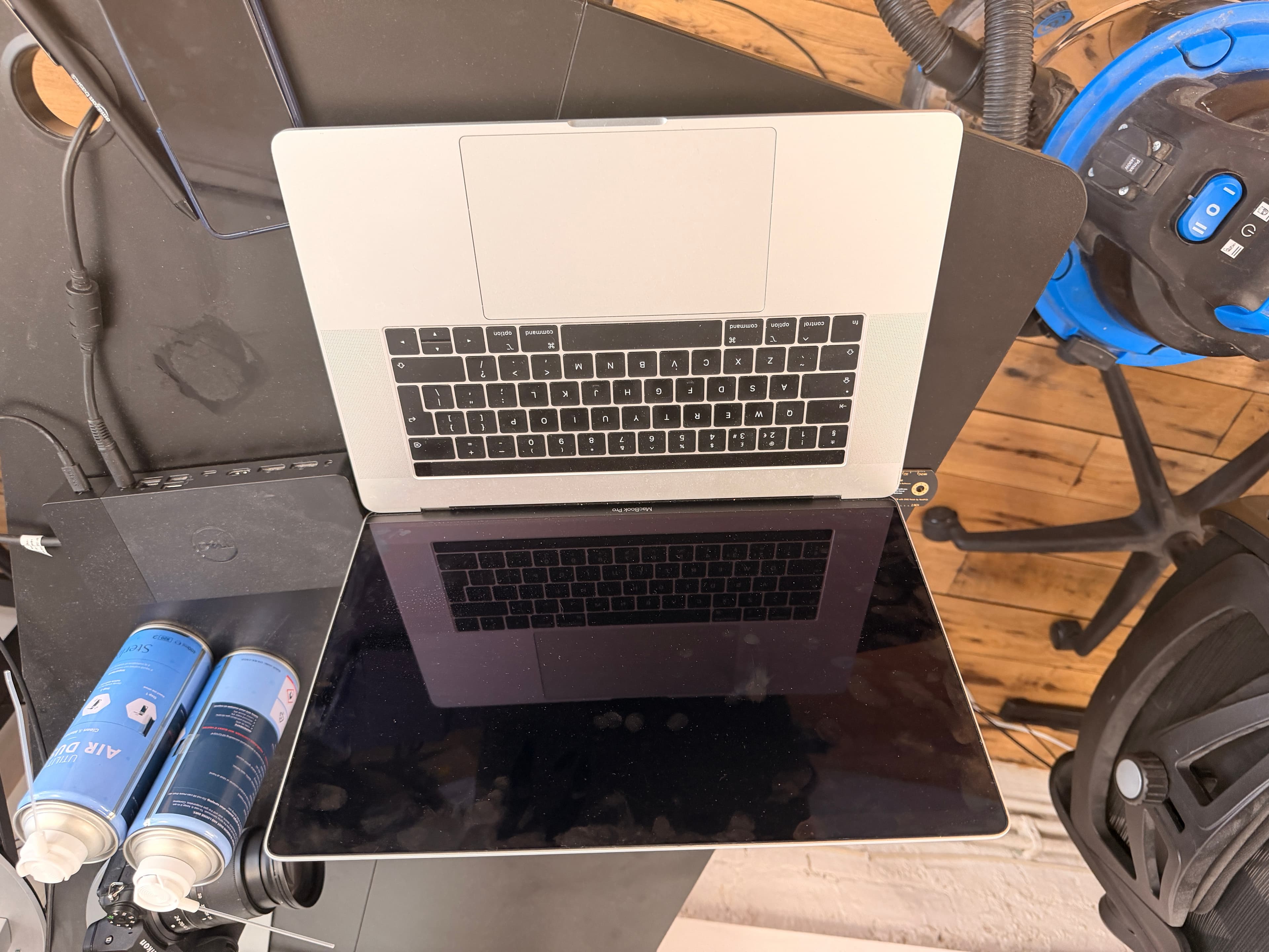 Apple MacBook Pro 15" Touch Bar A1990 - Used — main photo